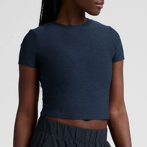Beyond Yoga Cropped Feather Weight Tee Large